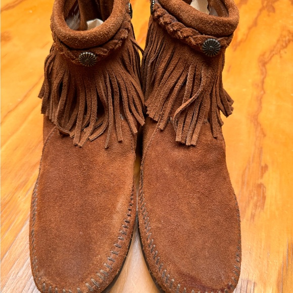 Minnetonka Ankle Moccasins Size 9 Womens Suede Leather Fringed Studs Zip Up Back - Picture 14 of 14